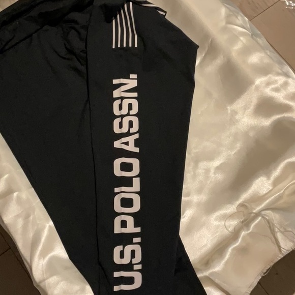 U.S. Polo Assn. Black Leggings - Picture 1 of 3
